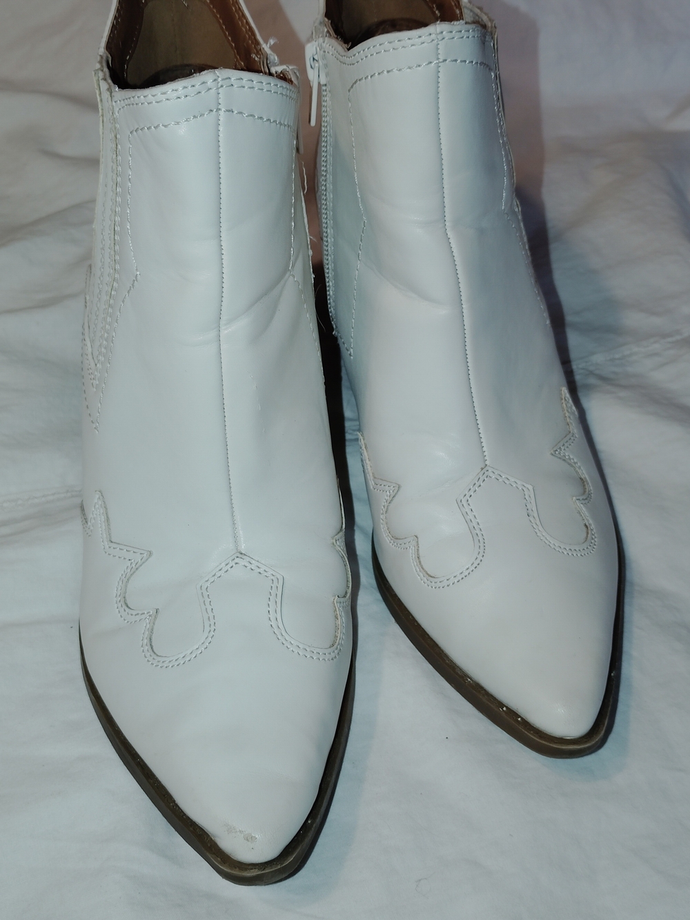 Indigo White Pointed Western-Style Ankle Booties Size 8.5